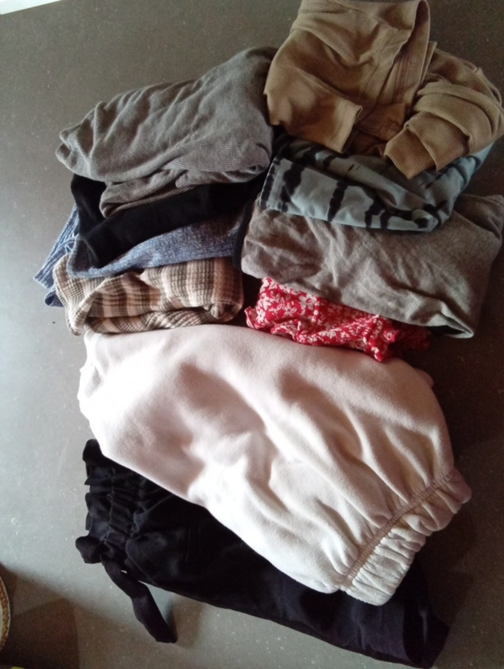 Teen Girl Clothing Bundle(10)1 Skirt.1 Sweater. 8 Shirts.